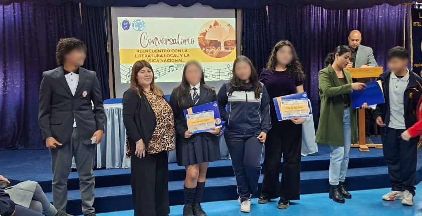 Estudiantes participan en Conversatorio en el Liceo Estela Ávila Molina